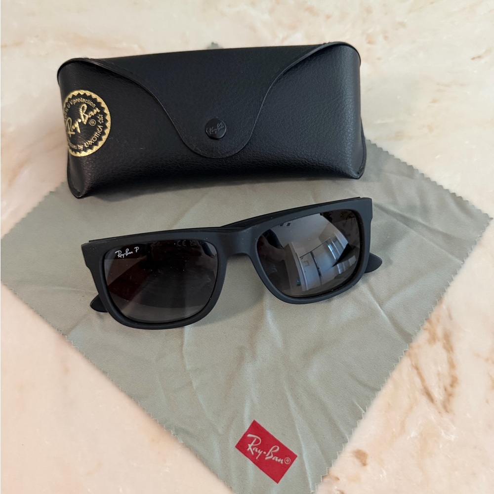 Ray-Ban Black Justin Sunglasses with Dark polarized Lenses